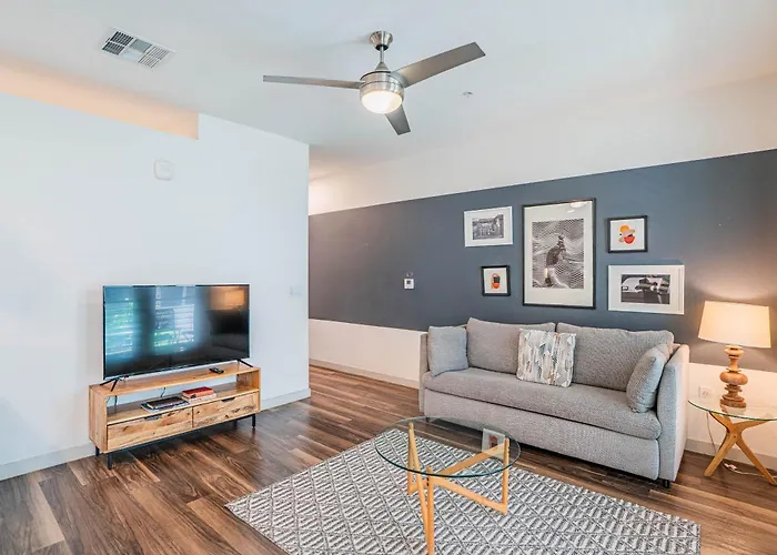 Boulevard Modern Roosevelt Row 1br Pool Gym 4 Phoenix