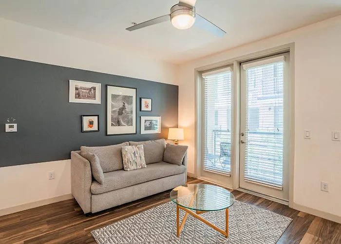 Apartment Boulevard Modern Roosevelt Row 1br Pool Gym 4
