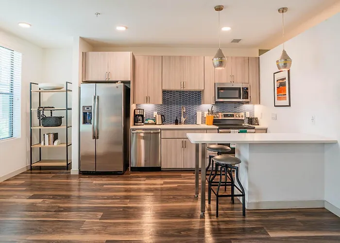 Apartment Boulevard Modern Roosevelt Row 1br Pool Gym 4 Phoenix