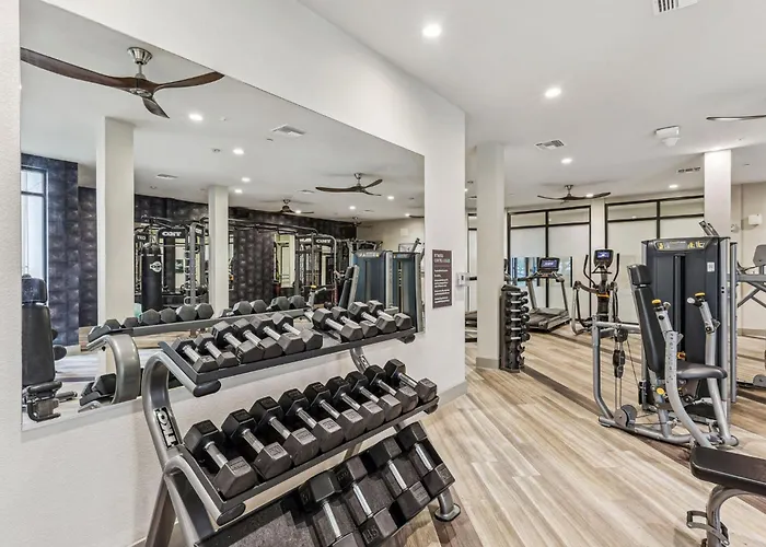 Boulevard Modern Roosevelt Row 1br Pool Gym 4 Phoenix